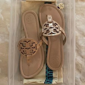 Tory Burch miller sandals 🎀 GUC 🎀